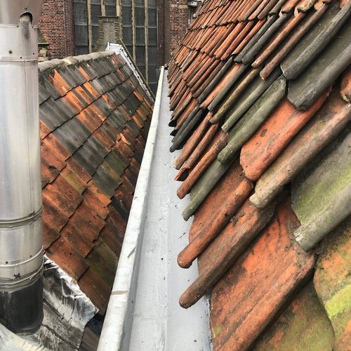 Oude dakgoot weer helemaal nieuw Dakgoot in Hilvarenbeek reparatie